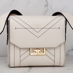 지방시 플랩백  191014