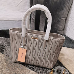 미우미우 토트백  5BG163