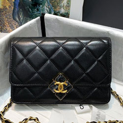 샤넬 체인 플랩 백 19cm AS2750