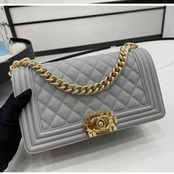 샤넬 캐비어 보이백 25cm C-220304