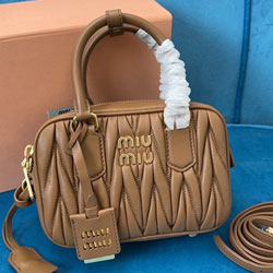 미우미우 숄더백 5BB123-6